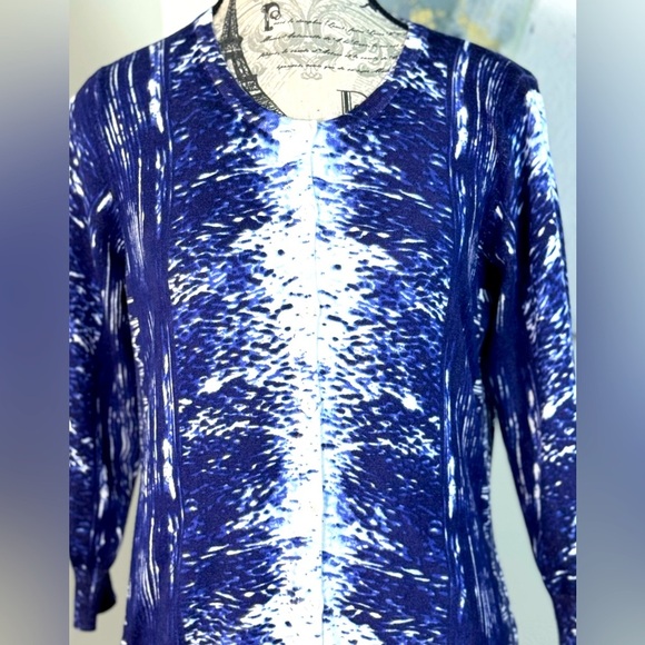 Joseph A. Cardigan Button Down Sweater mesmerizing blue and white pattern size M - Picture 2 of 9